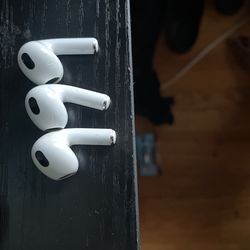 3rd Generation Right AirPods ( 35$ Each