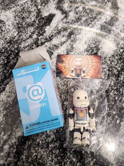 Medicom Bearbrick Series 51 SciFi JunkHead (Full Kit)
Open Box to confirm figure
 Sealed in bag with card 

Pick up 77095 near Telge/West
