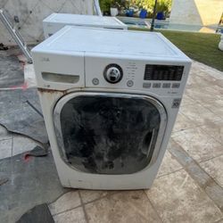 LG Jumbo Washer And Dryer.  Works Perfect. 