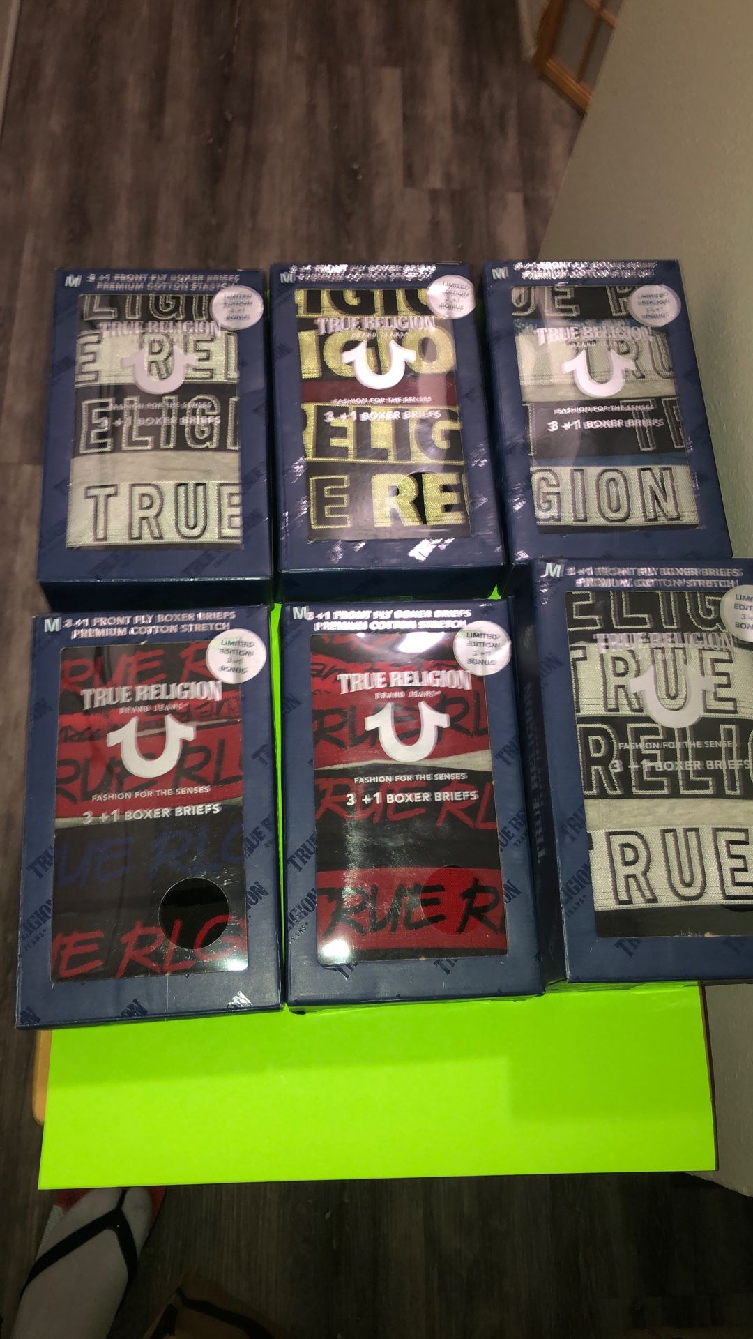 TRUE RELIGION BOXER BRIEFS PREMIUM COTTON STRETCH SIZE MEDIUM 7 BOXES TOTAL28 BOXERS
