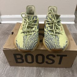 adidas Yeezy Boost 350 V2 Low Semi-Frozen Yellow, Size 10