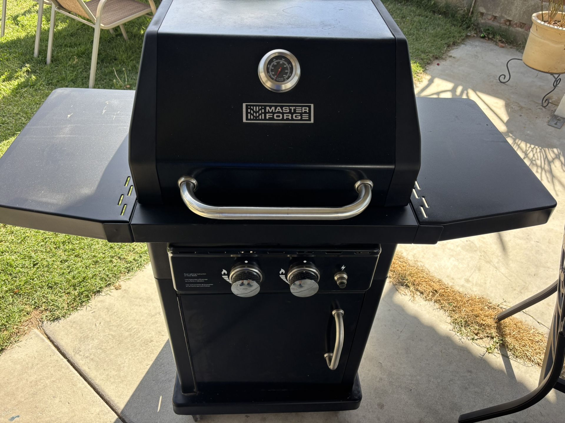Bbq Grill With Tank Like New $150.