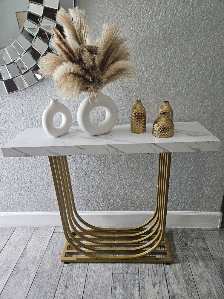 ENTRY WAY ACCENT TABLE