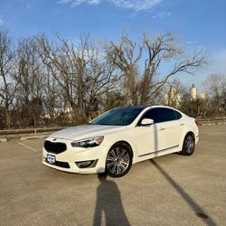 2016 KIA Cadenza