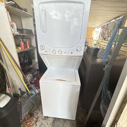GE Washer/Dryer Combo white - Excellent 