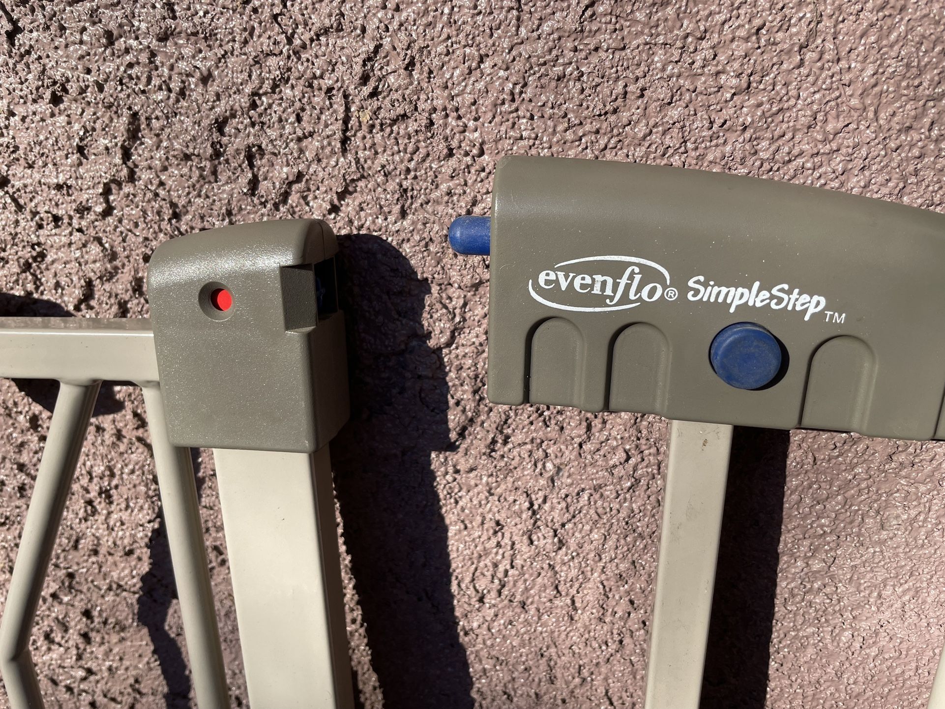 Evenflo simple shop step gate