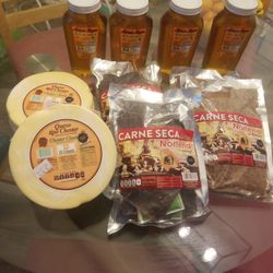 SE VENDE QUESO MENONITA Y CARNE SECA MACHACA MIEL DE ABEJA
