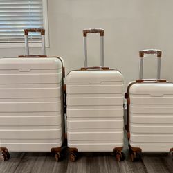 Luggage Set of 3 - brand new !!