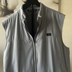 Men’s Vest/ Travis Mathew/ Great Condition/ Awesome Deal!