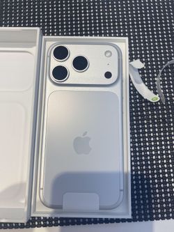 New iPhone 17 Pro Max**(UNLOCKED)**All Companies