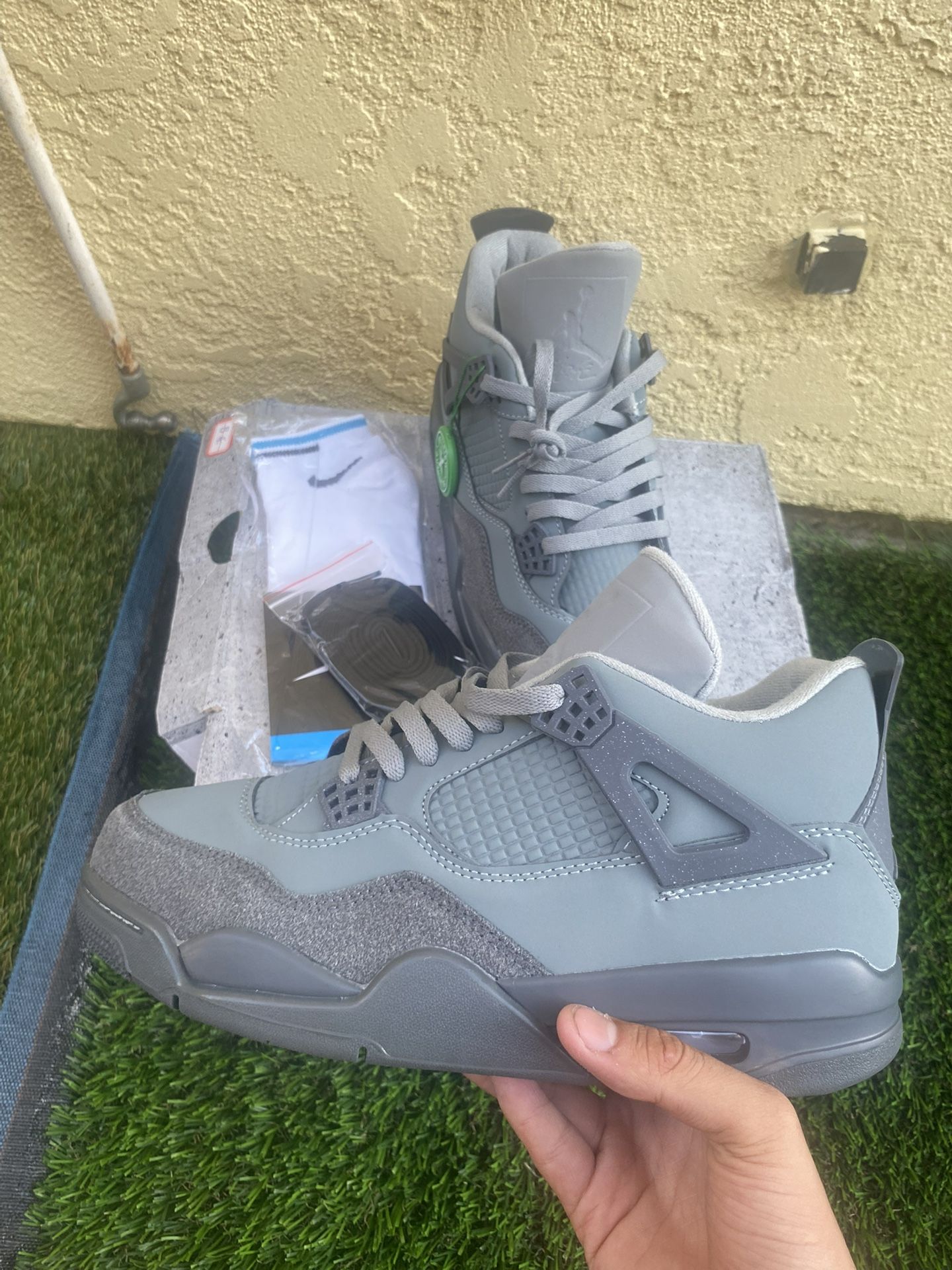 Jordan 4 Grey
