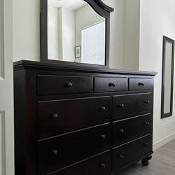 9-drawer Cherrywood Dresser With Mirror