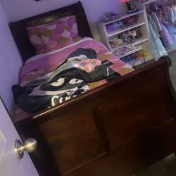 Twin Size Sleigh Bed 