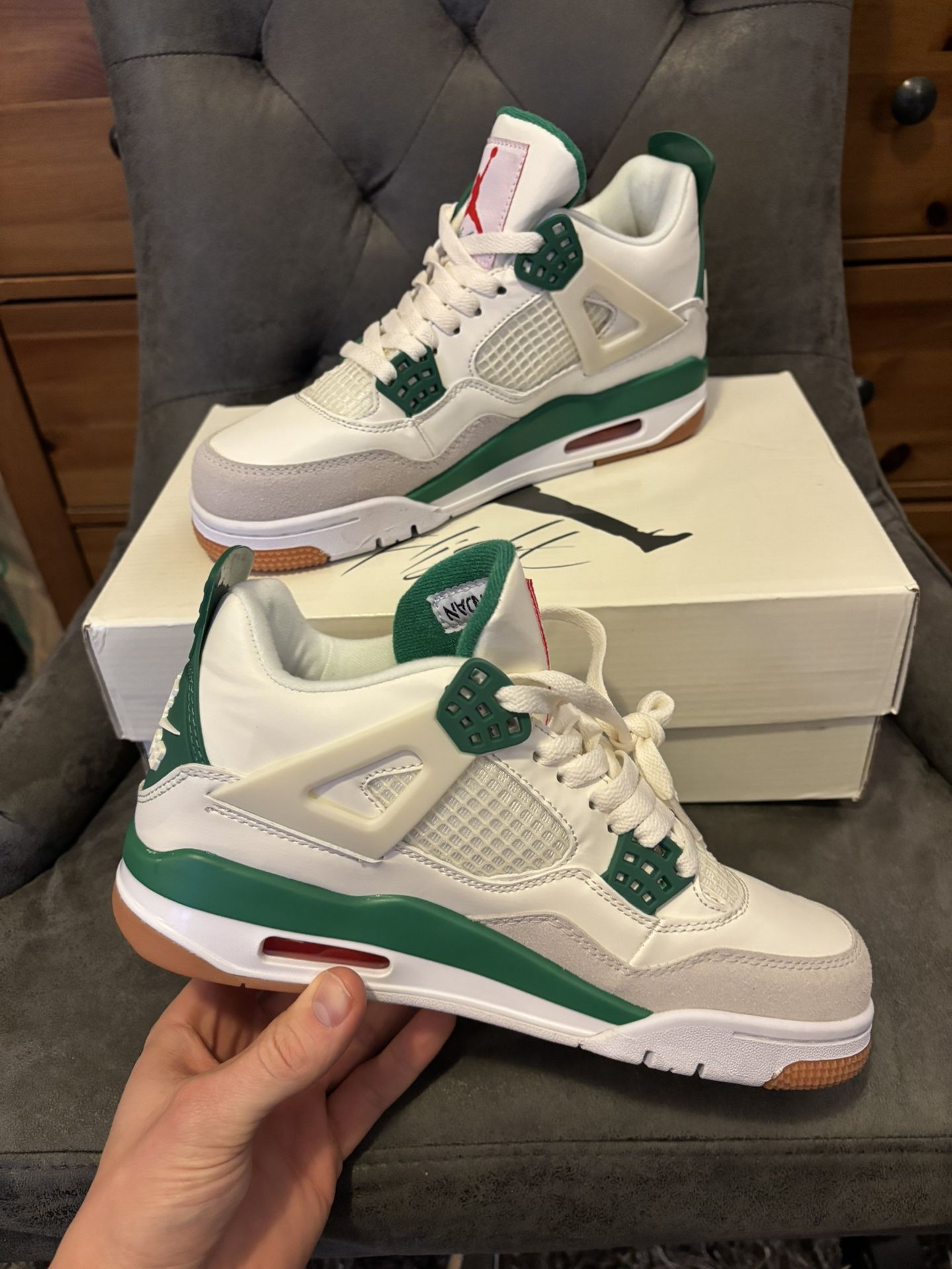 Jordan 4 Pine Green Size 7 Men’s Sneakers