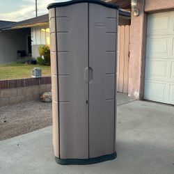 Rubbermaid Storage