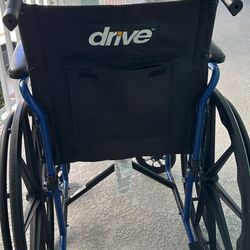 Wheel Chair / Silla De Ruedas 