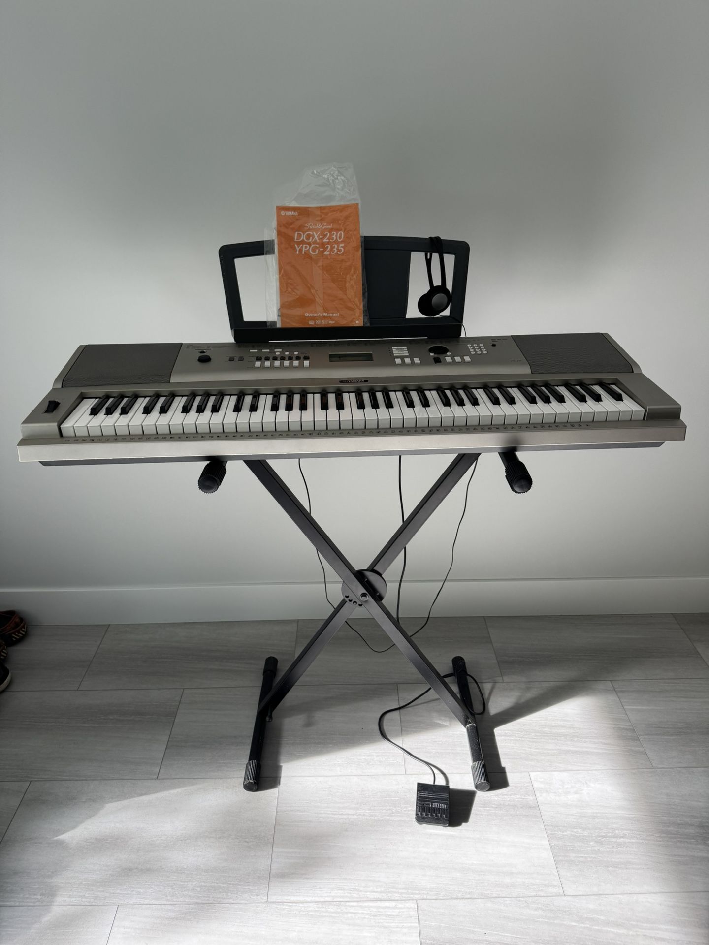 Yamaha Portable Grand YPG-235