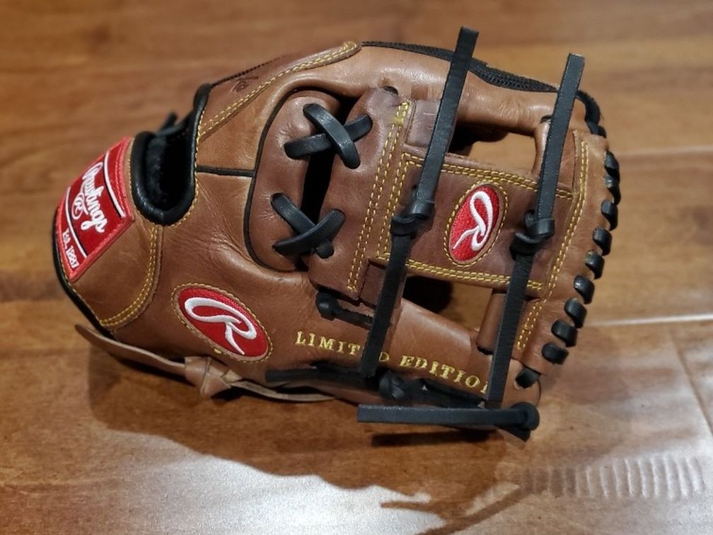Rawlings Gold Glove Gamer Limited Edition Glove