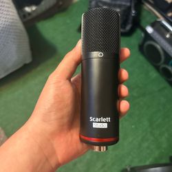 scarlett studio microphone 
