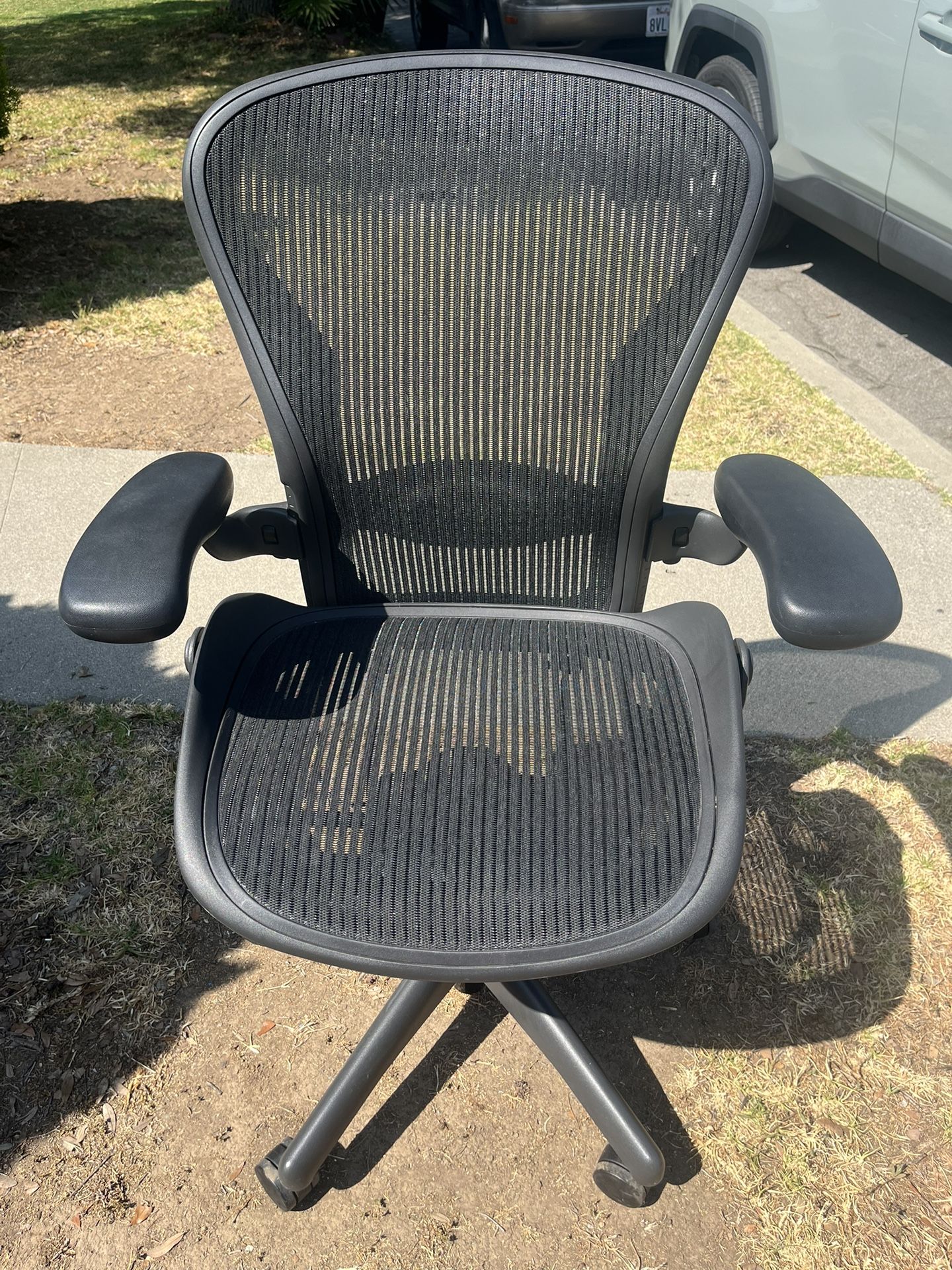 Herman Miller Aeron Chair Size B