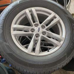 2020 Ford Explorer Rims And Tires 255/65/18 Like new