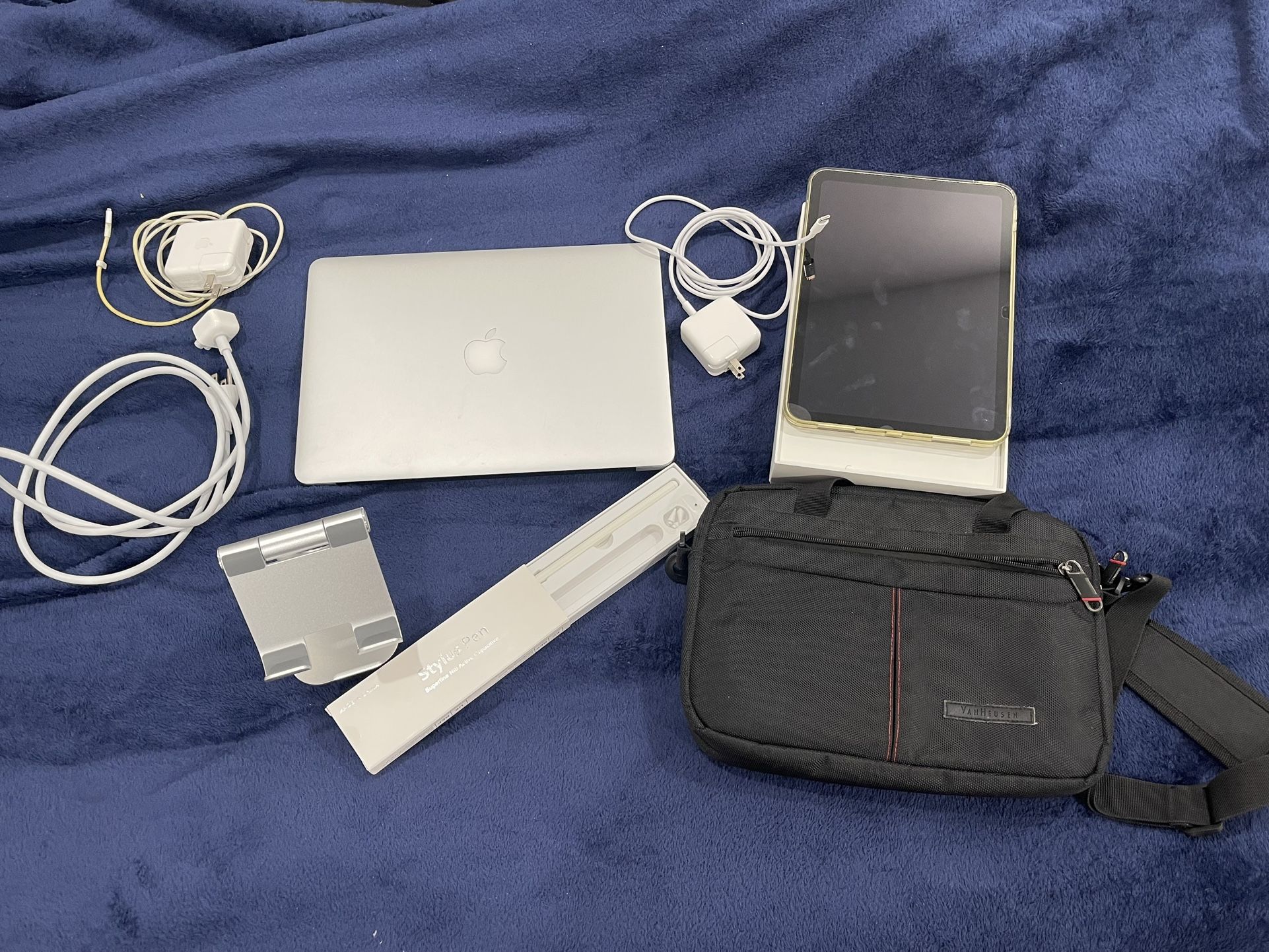 iPad Celular And WiFi And Laptop With Accessories