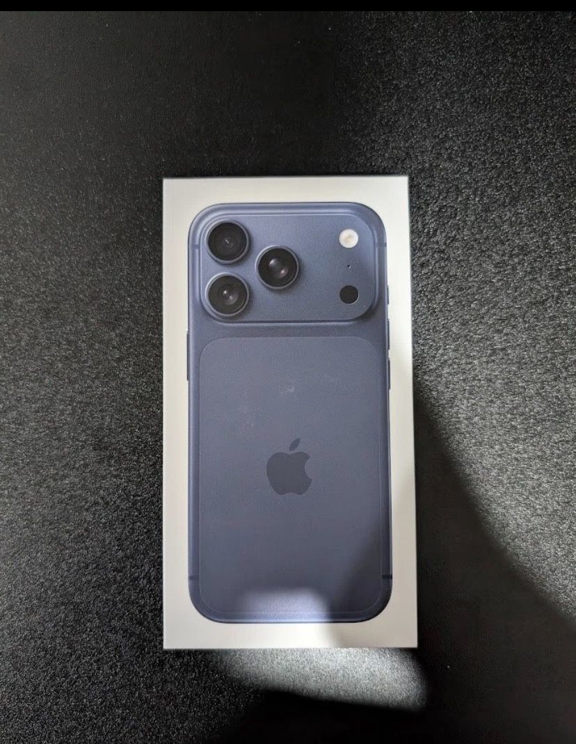 Apple I Phone 17 Unlocked To Any Carrier With Watch Included