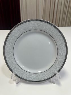 Silver Ivy Plate Set