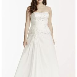David's Bridal Chiffon over Satin Ivory White Size 18W Wedding Gown!! Beautiful Detail!!!