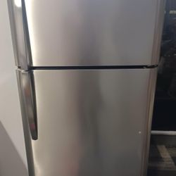 Frigidaire Refrigerator 