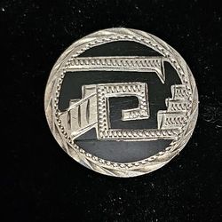 Vintage Black Onyx Etched Design Brooch 