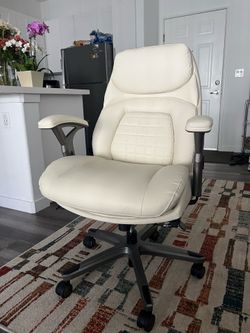 LAZBOY OFFICE CHAIR