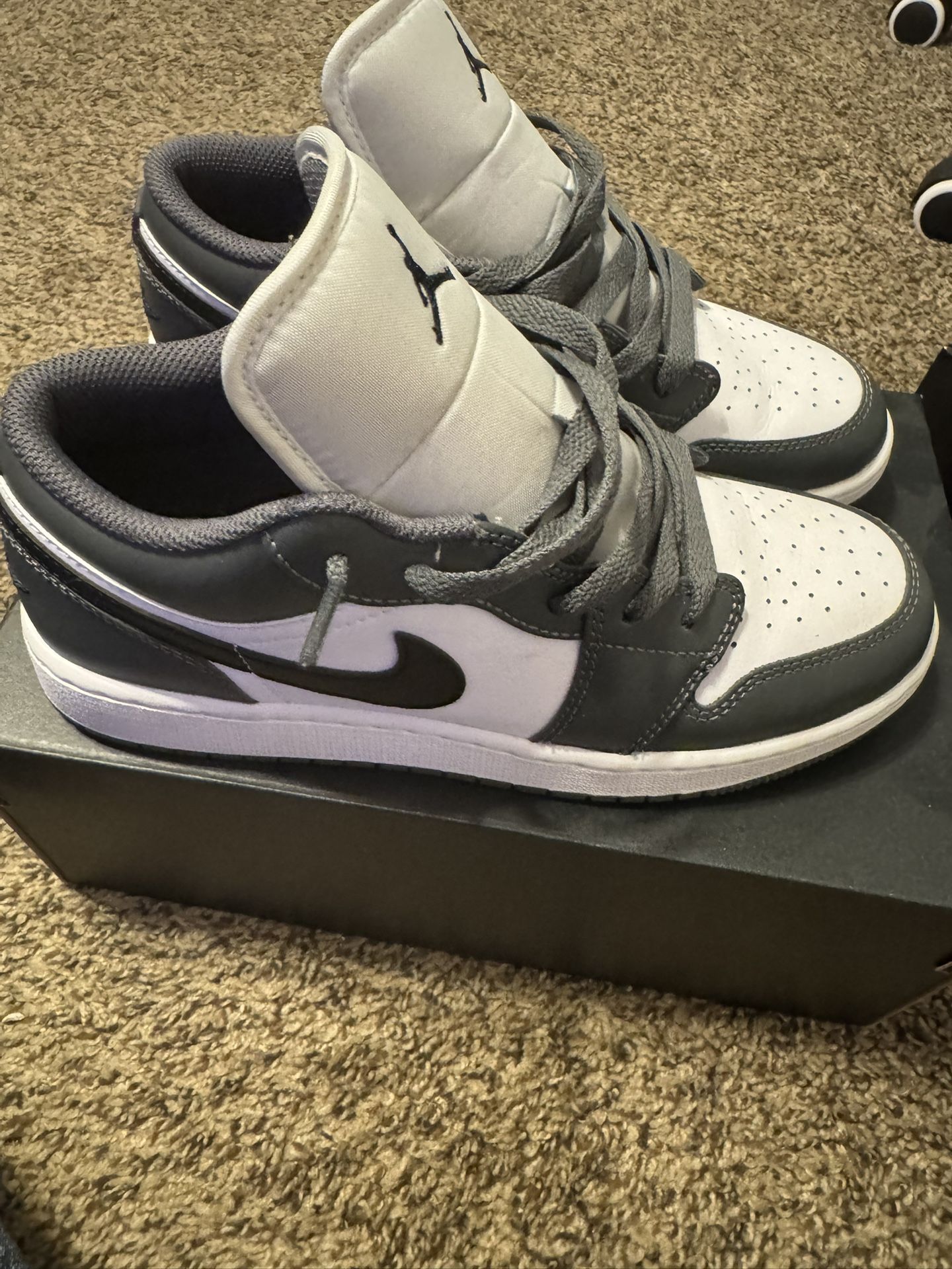 Jordan 1 low size 6Y