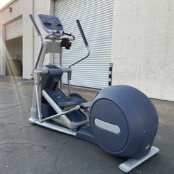 Precor Elliptical EFX 835 + P30 Console