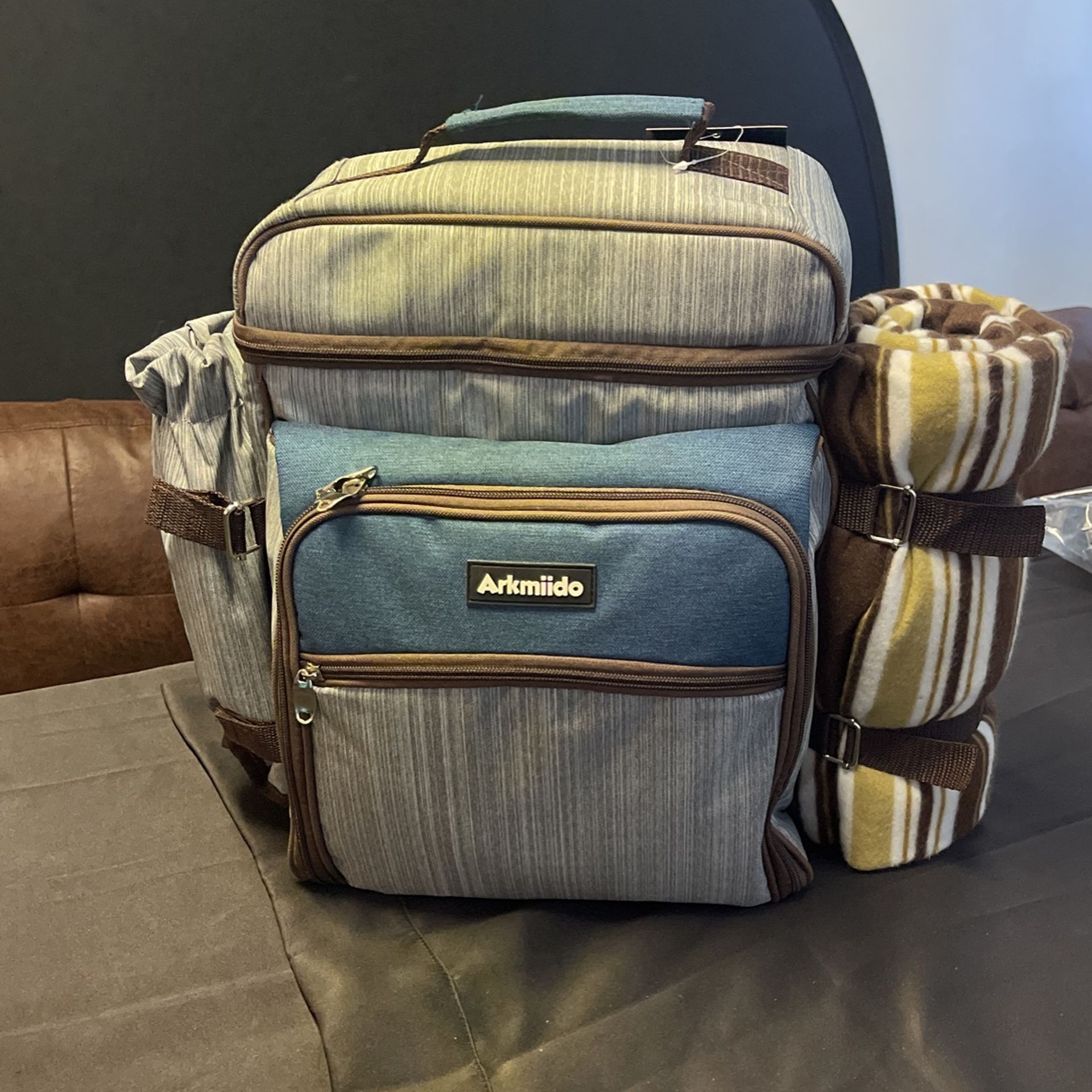 Picnic Bag With All Utensils