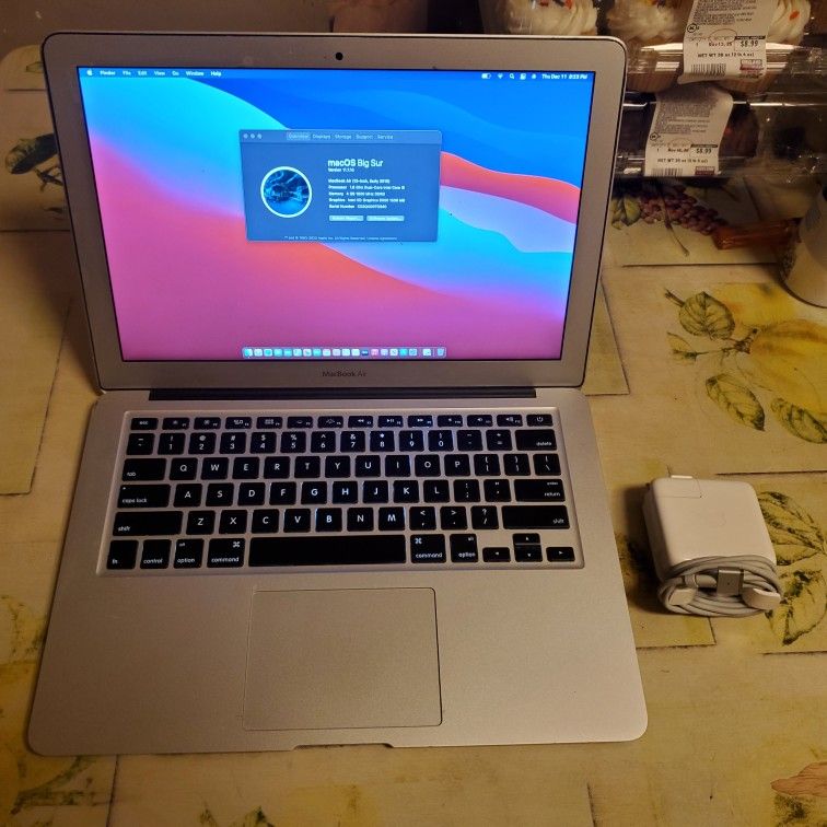 MacBook Air 13" (2015) - $89 - CHARGER INCLUDED