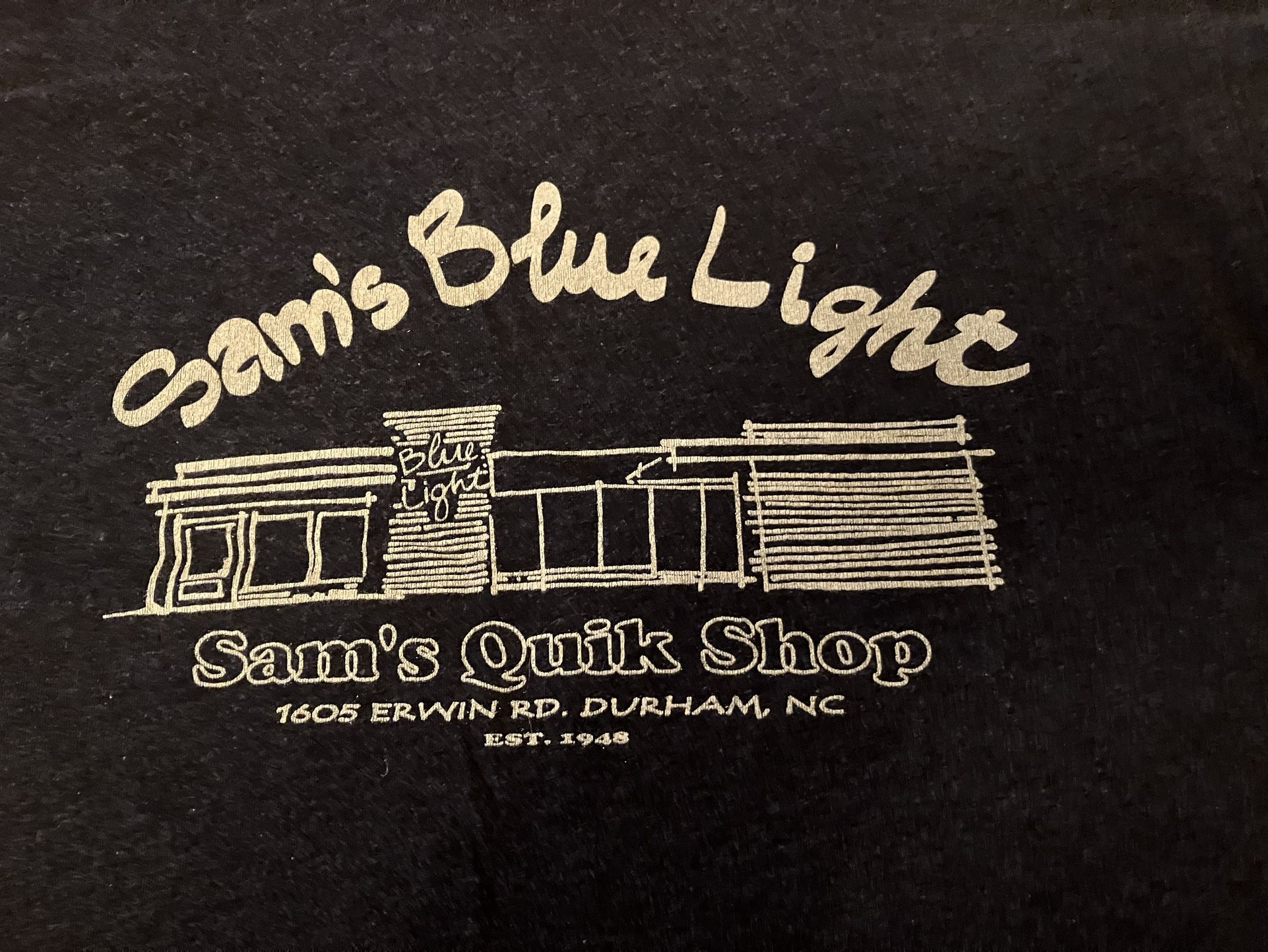 Sams Blue Light Quik Shop T-shirt Medium