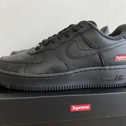 DS Black Supreme Nike Air Force 1 Low Size 6
