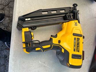 DEWALT 20V MAX XR 16GA Finish Nailer tool only