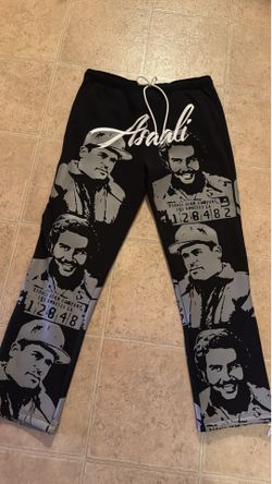 Asaali sweats