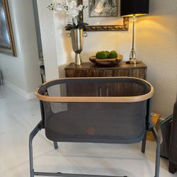 Maxi Cosi Lora Bassinet 
