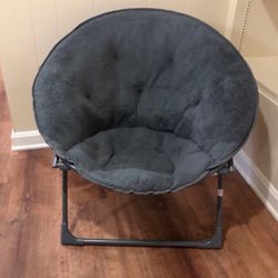 Fuzzy Saucer  Chair 