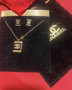 Earings & Necklace Set