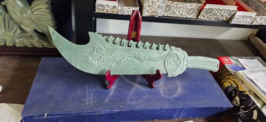 Antique Estate sale emperors collectible Jade carving