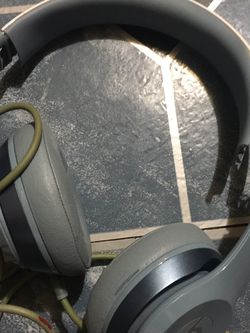 Broken Beats Solo Head Phone For Parts Or Repair