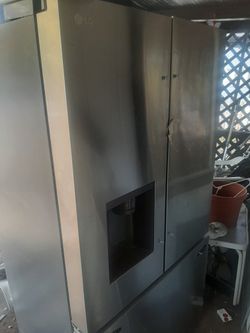 Fair Used  Kenmore Fridge Top To Bottom Feature  Fidge Up Top Feeezer Below 