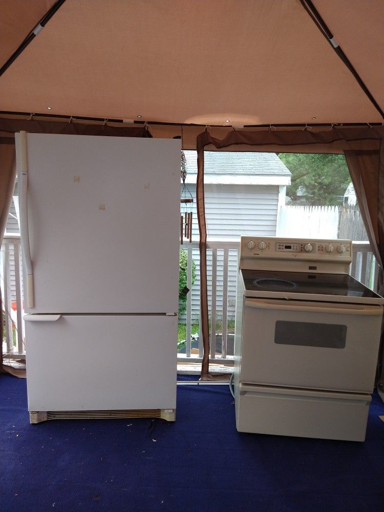 Refrigerator & Electric Stove Set $300/Obo