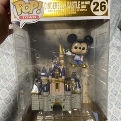 Funko Pop Town: Walt Disney World 50TH - Castle & Mickey