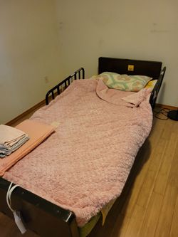Hospital bed - Fully Electric, half side rail and mattress