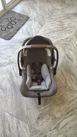 Infant car seat
